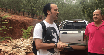 抵达握手动图.GIF